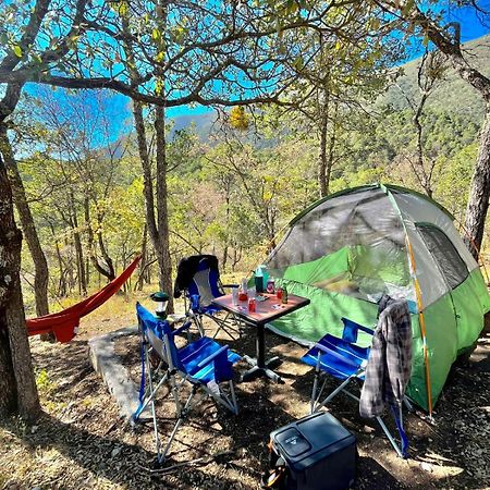 Camping En La Sierra De Arteaga Los Lirios Buitenkant foto